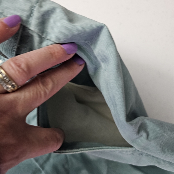 Levi's Men's Aqua Flat Front Cotton Shorts - Picture 8 of 16